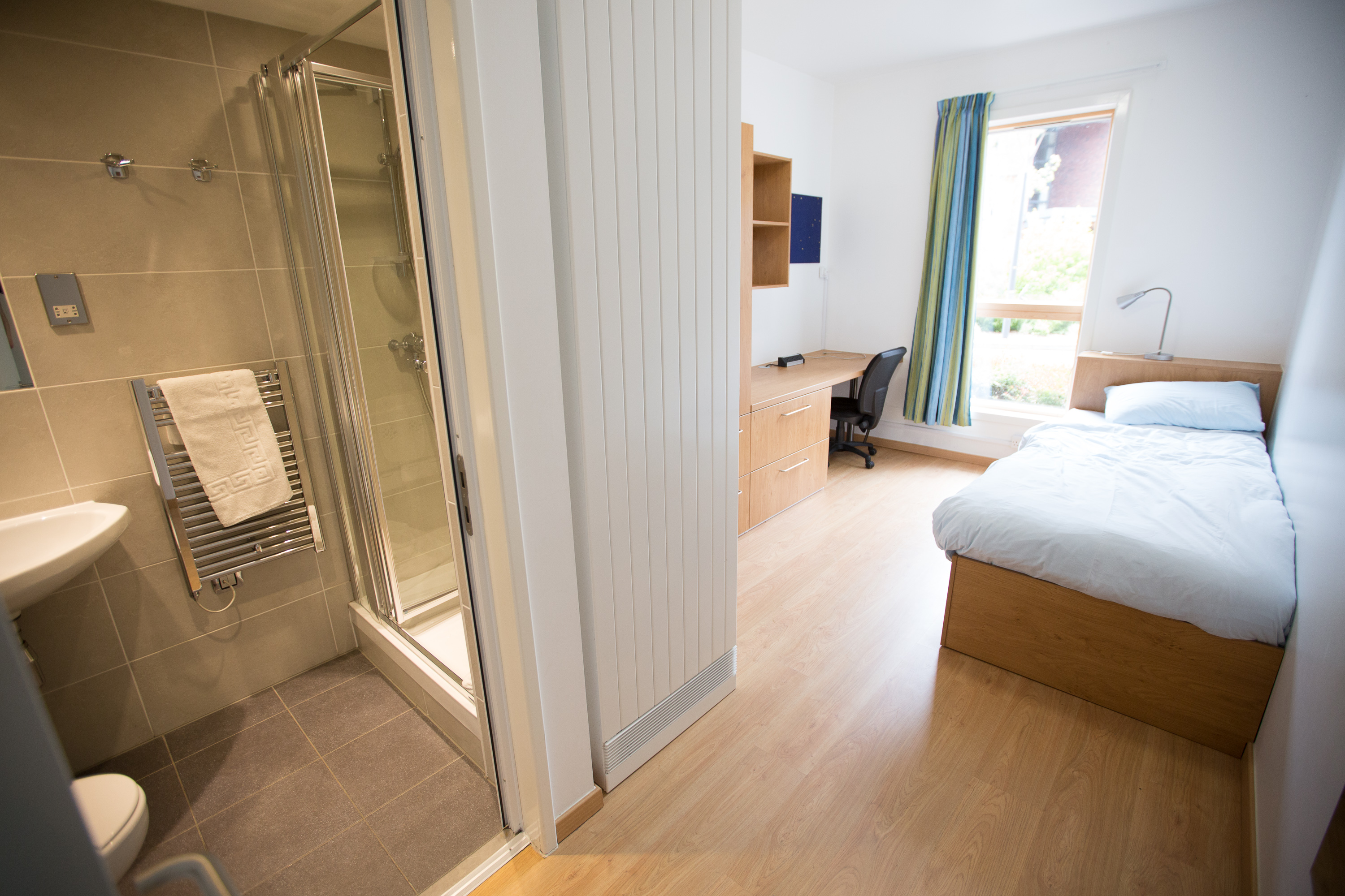 en-suite-extra-bathroom-bedroom.jpg