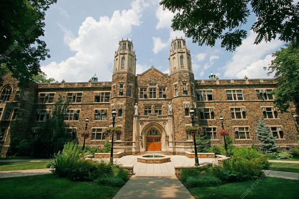 里海大學(xué)